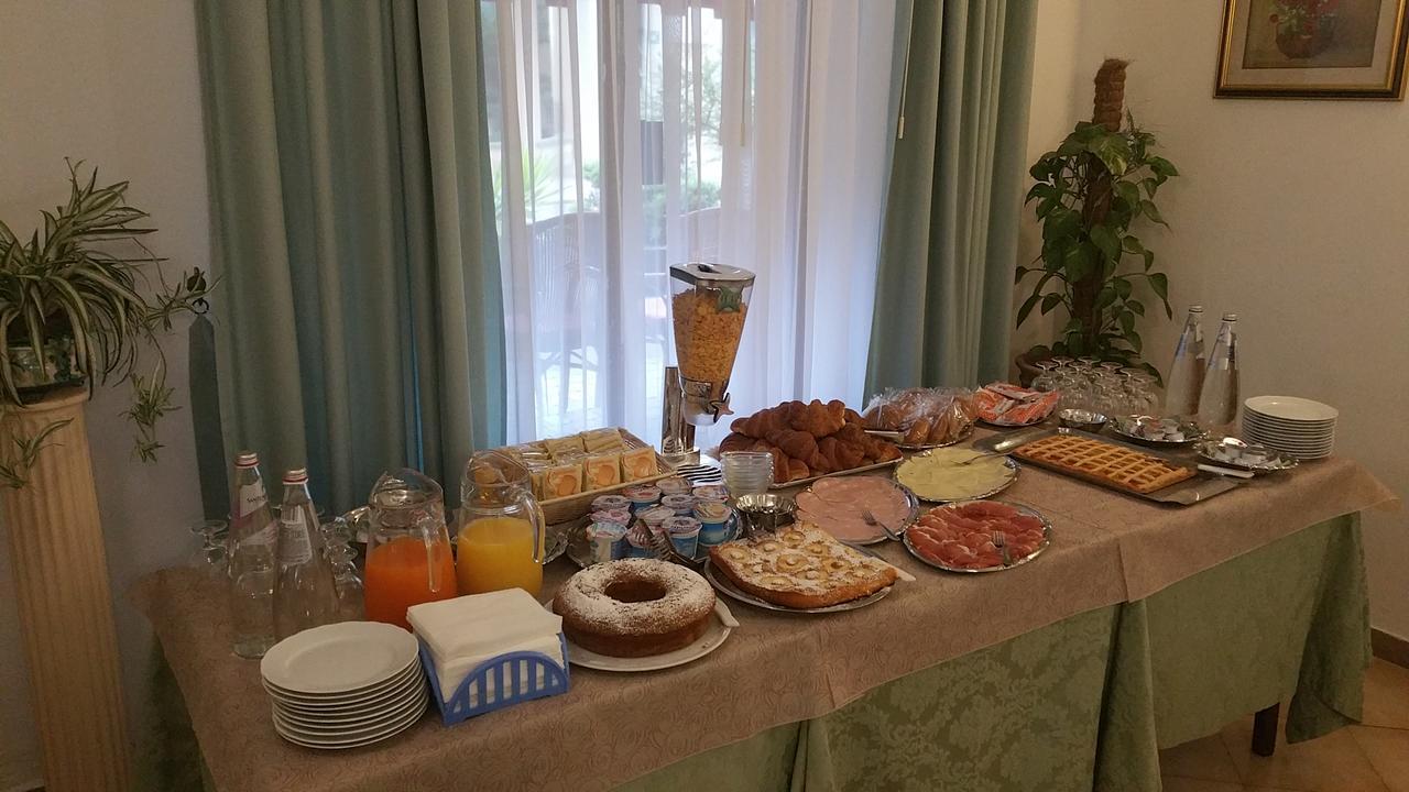 Albergo Livorno カシャーナ・テルメ エクステリア 写真